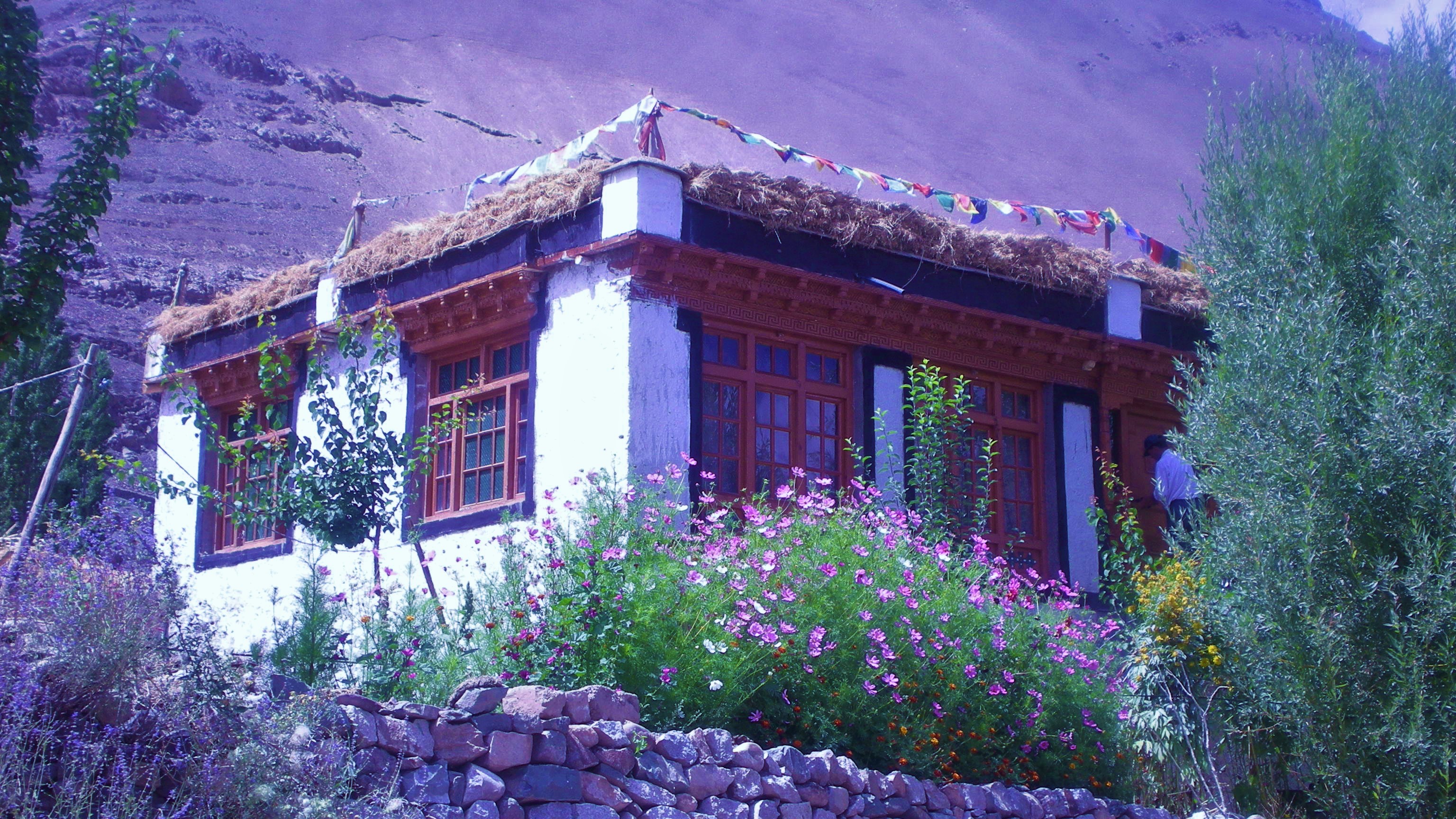 a typical ladakhi house