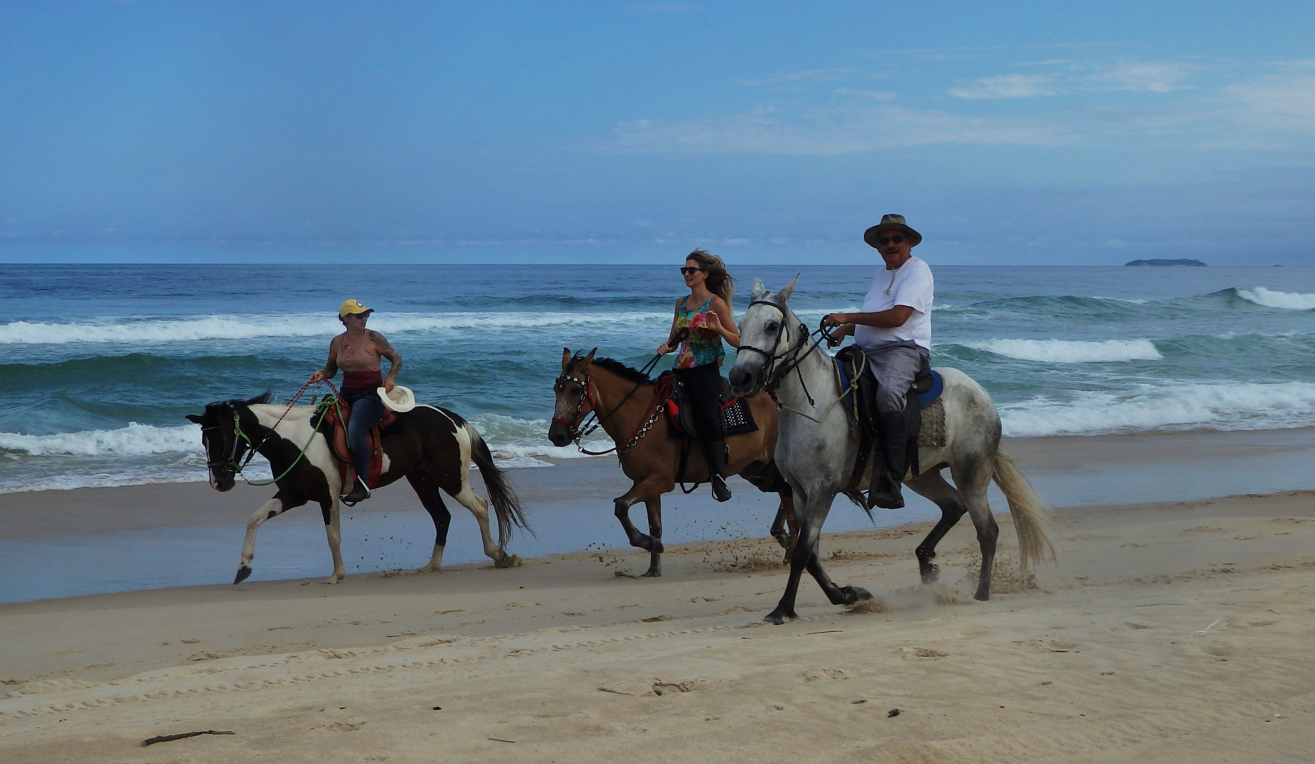 Adventure Pursuit | From Santinho to Moçambique beach